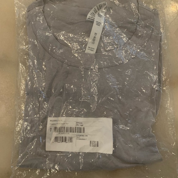 Alo Yoga Dreamer Short Sleeve Top m, Flow & Go. Alloy Gray NWT - Picture 5 of 6